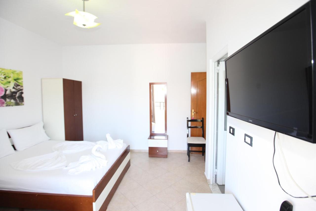 Hotel Real Sarandë 外观 照片