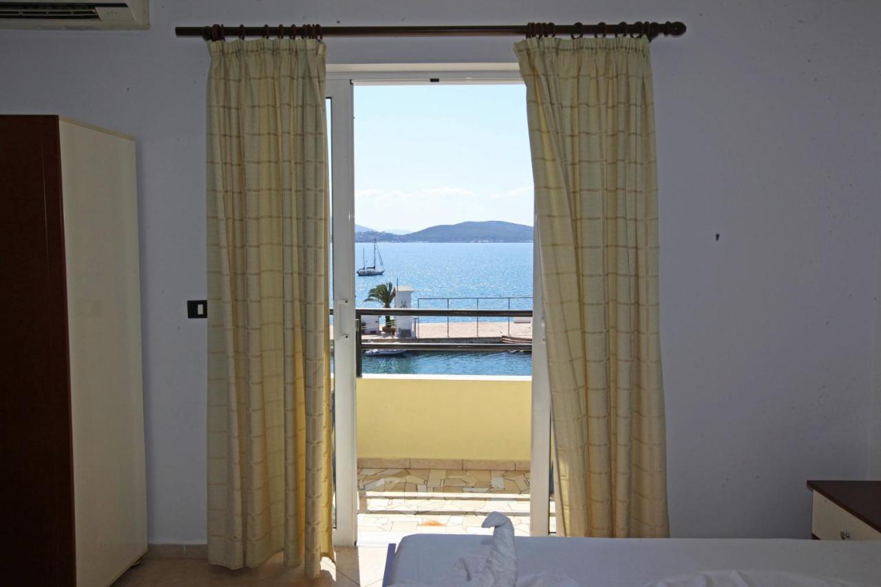 Hotel Real Sarandë 外观 照片