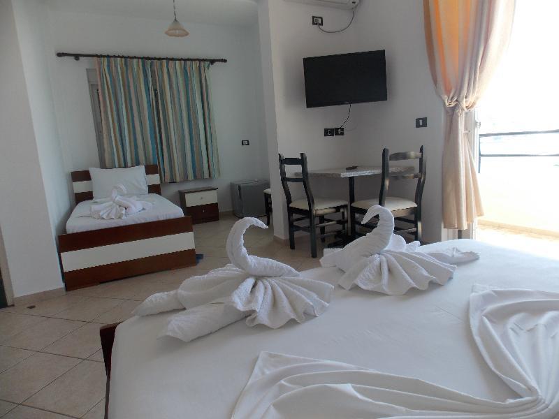 Hotel Real Sarandë 外观 照片