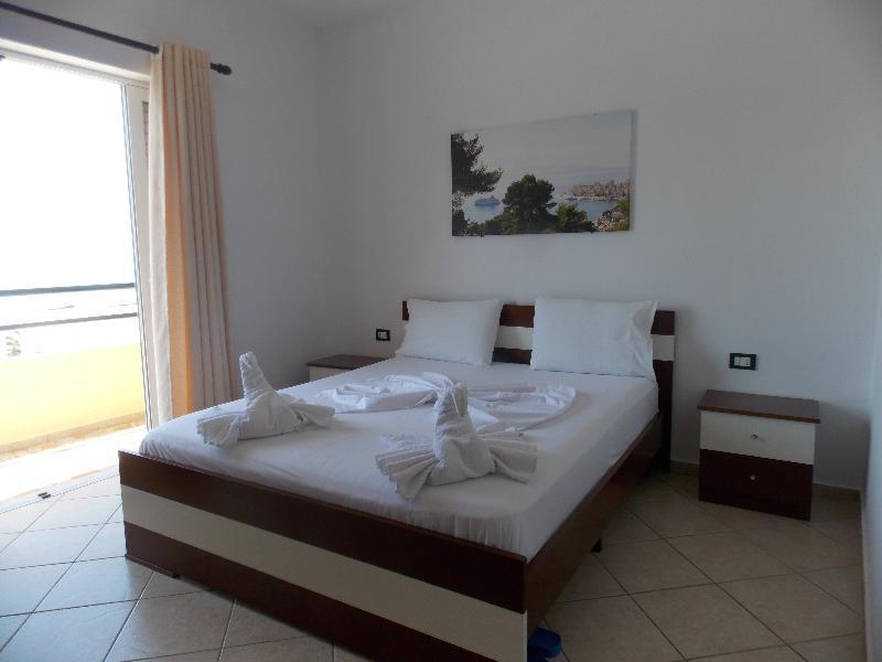 Hotel Real Sarandë 外观 照片